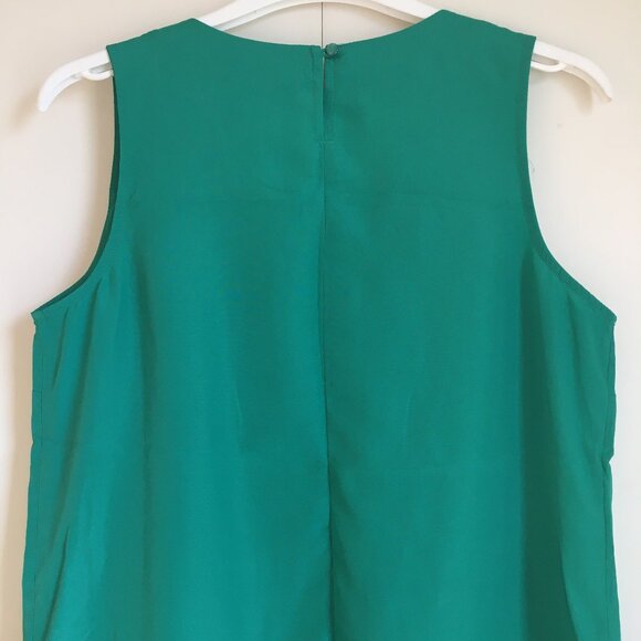 Satiny Kelly Green Box Pleat and Pintuck Tank Top - Picture 5 of 13